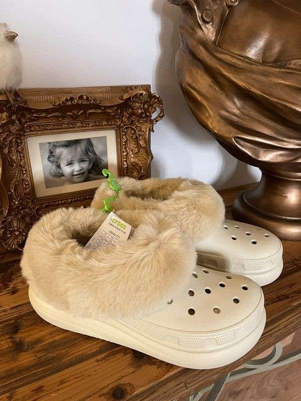 Жіночі Crocs утеплені Furever Crush Lined Clog Bone — фото 2