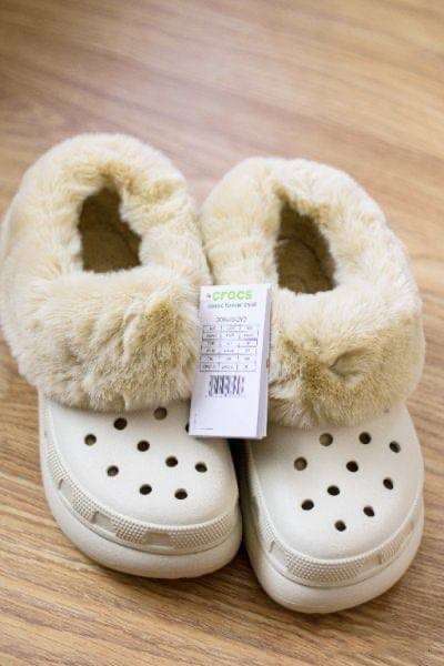 Жіночі Crocs утеплені Furever Crush Lined Clog Bone — фото 9