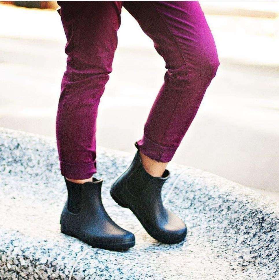 Жіночі гумові чоботи Crocs Women’s Freesail Chelsea Boot black — фото 10