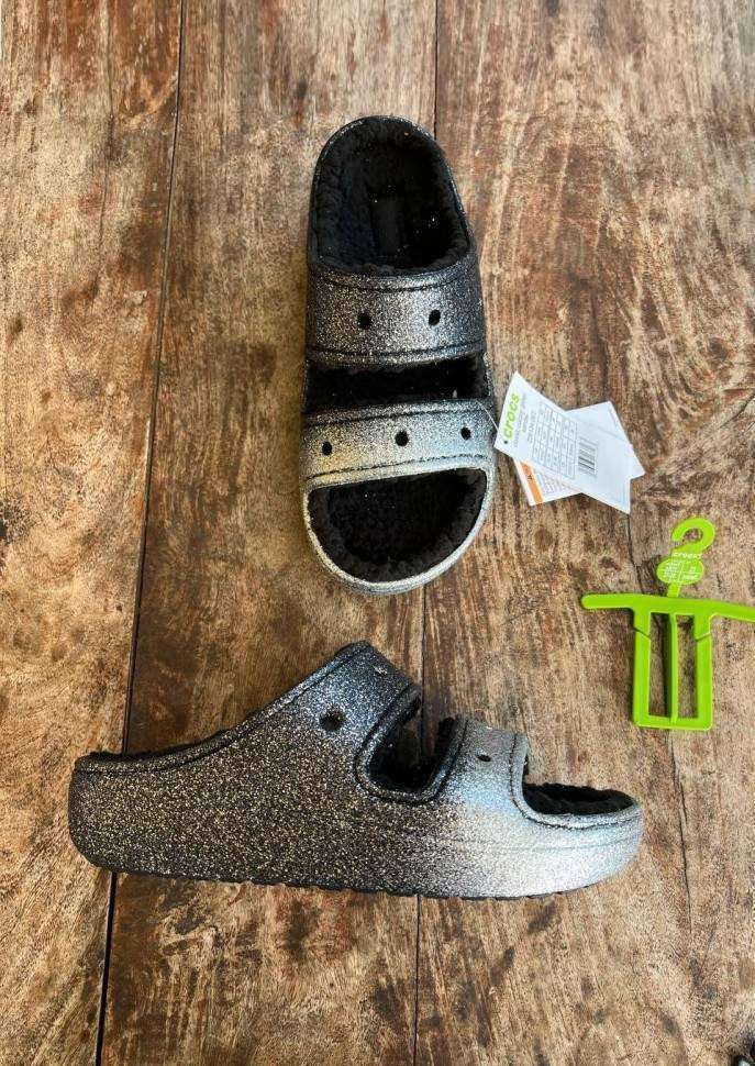 Жіночі Crocs утеплені Чорні Сріблясті Classic Cozzzy Glitter sandal Black/silver — фото 2