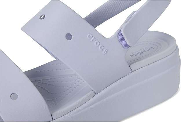 Жіночі Сандалі Платформа Лавандові Crocs Women's Brooklyn 4u Low Wedges Sandal Purple Moon — фото 8