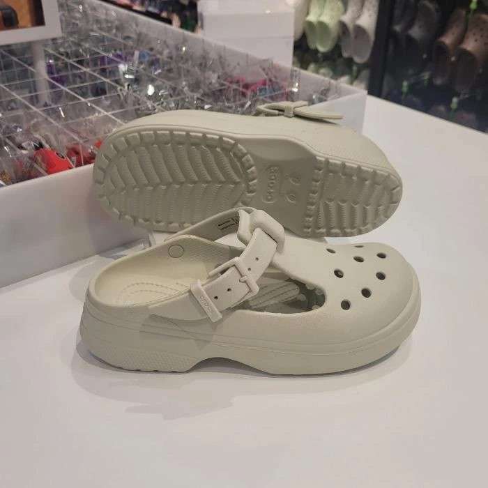 Жіночі сандалі Crocs Бежеві Classic Mary Jane Bone — фото 6