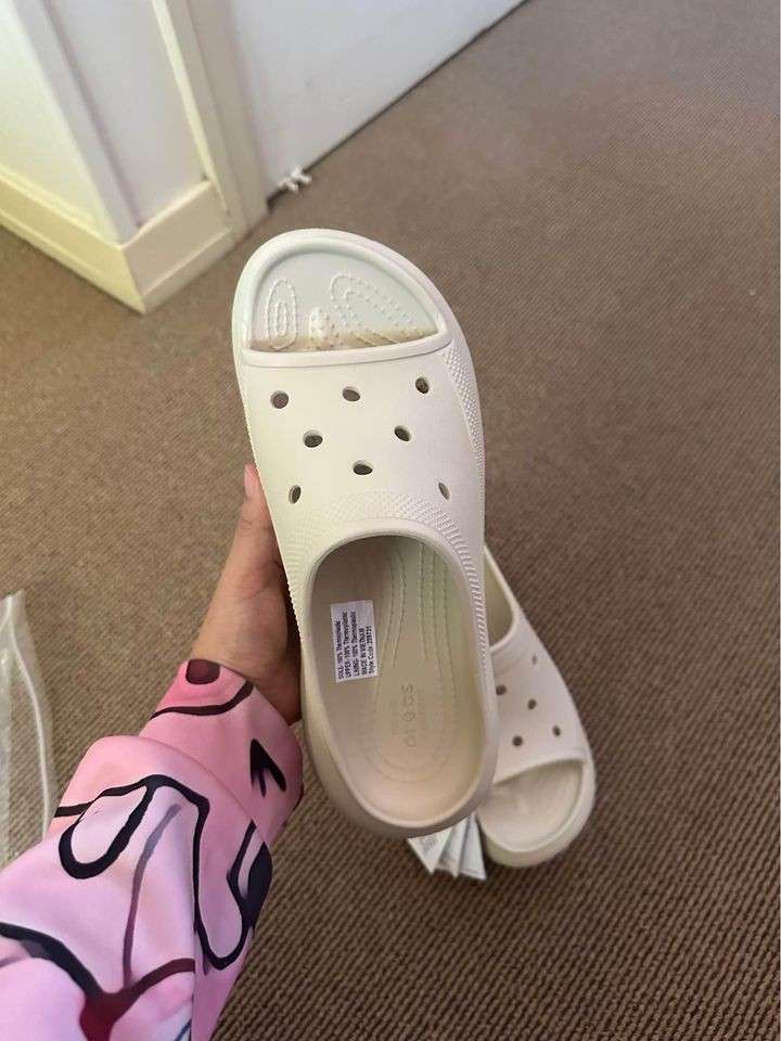 Жіночі шльопанці Crocs Classic Crush Platform Slide Bone — фото 5