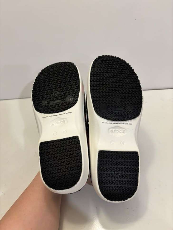 Crocs Для Праці Жіночі Міккі Маус Minnie Mouse Neira Women's Clogs — фото 6