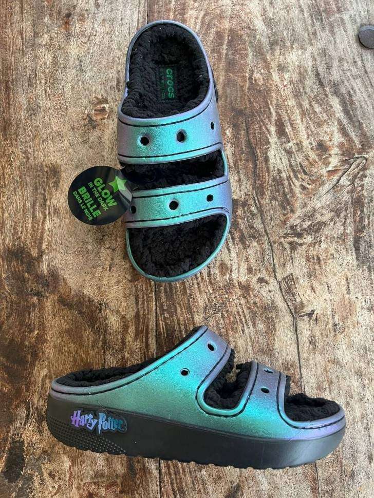 Жіночі Crocs утеплені галографічні Adult Harry Potter Dark Arts Cozzzy Slippers — фото 7