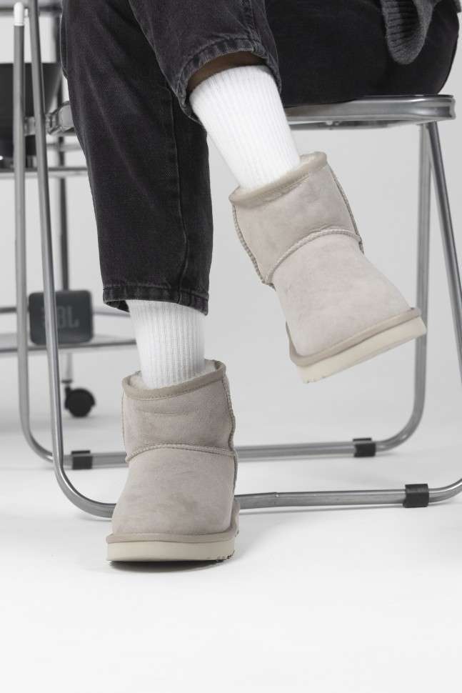 Жіночі UGG Міні Замш Беж-Молочні Mini Beige Suide Chromium — фото 9