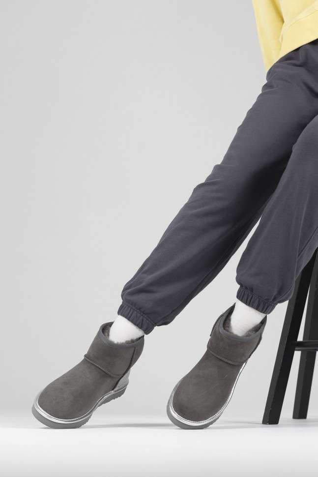 Жіночі UGG Міні Сірі Замша Металлік Classic Mini Grey Chromium — фото 12