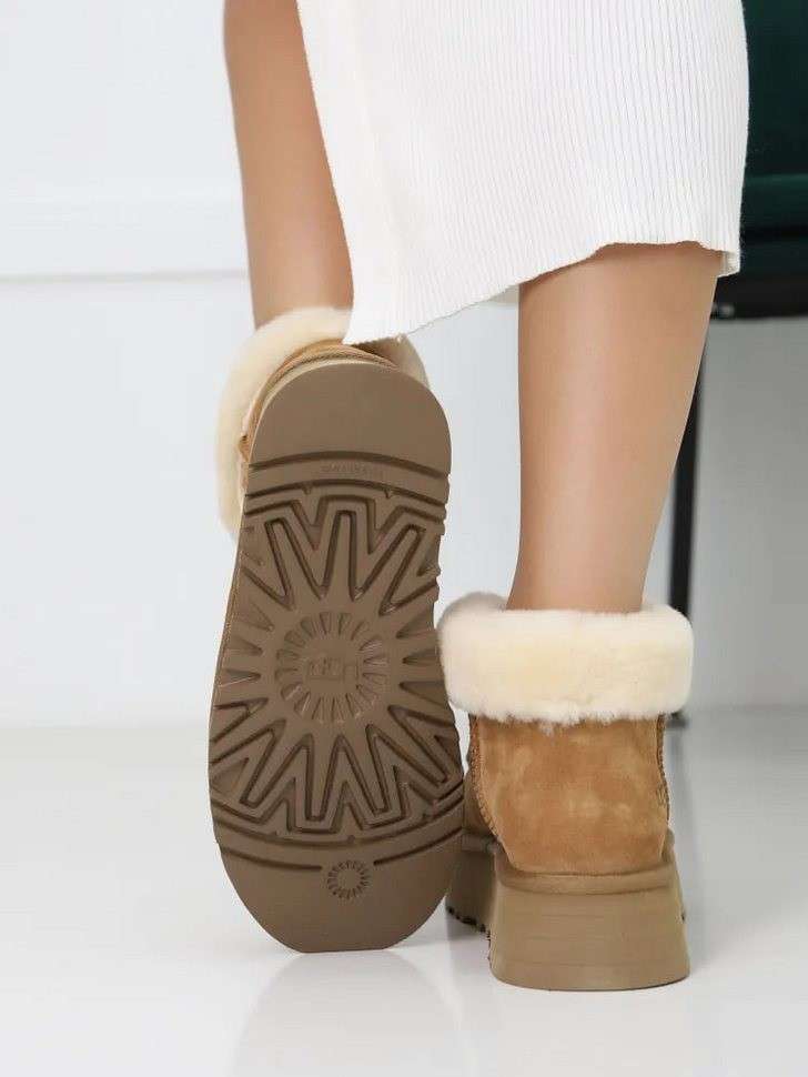 Жіночі UGG Платформа Замша Коричневі з Змійкою Funkette Boot Chestnut Suede — фото 8