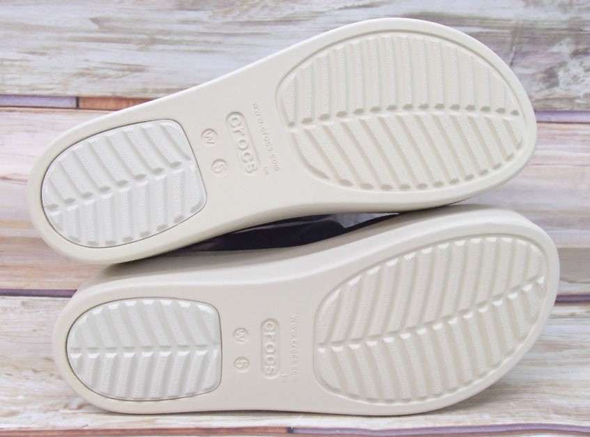 Жіночі Сандалі Crocs Brooklyn Low Wedge Navy /Stucco — фото 10