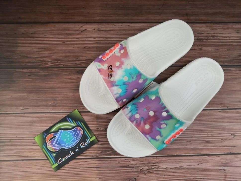 Жіночі шльопанці Crocs Classic Tie-Dye Graphic Slide — фото 8