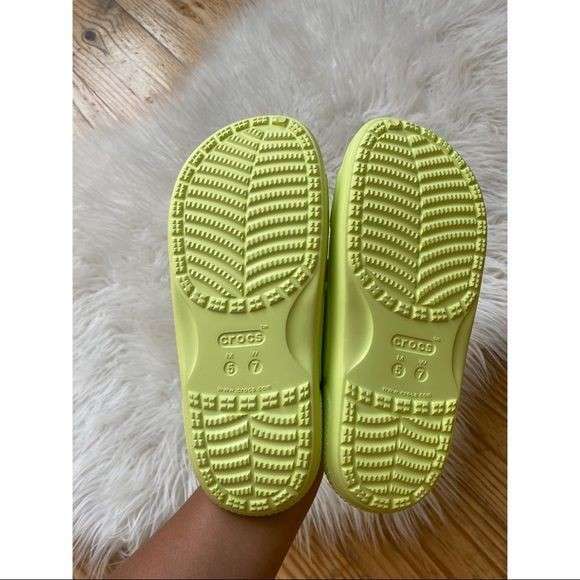 Шльопанці Crocs Classic Sandal Lime Zest — фото 6
