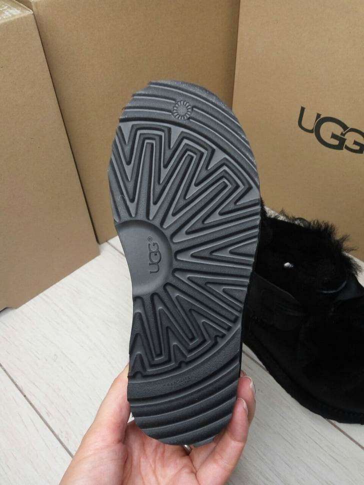 UGG Дитячі Чорні Шкіряні з Бубонами AUSTRALIA GITA BOOT FOR KIDS BLACK — фото 4