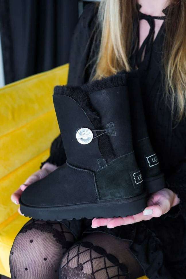 Жіночі UGG Середні Чорні Замшеві з Гудзиком Зваровскі Medium Black Suede Button Svarovsky — фото 2