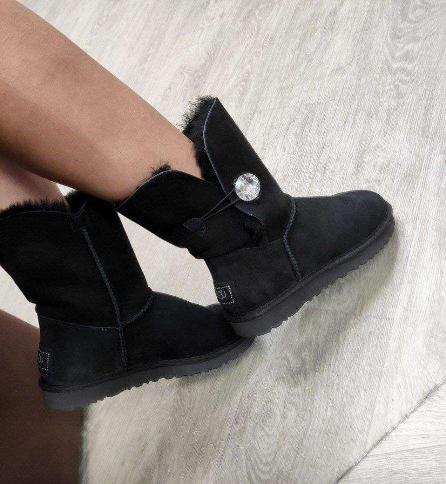 Жіночі UGG Середні Чорні Замшеві з Гудзиком Зваровскі Medium Black Suede Button Svarovsky — фото 12