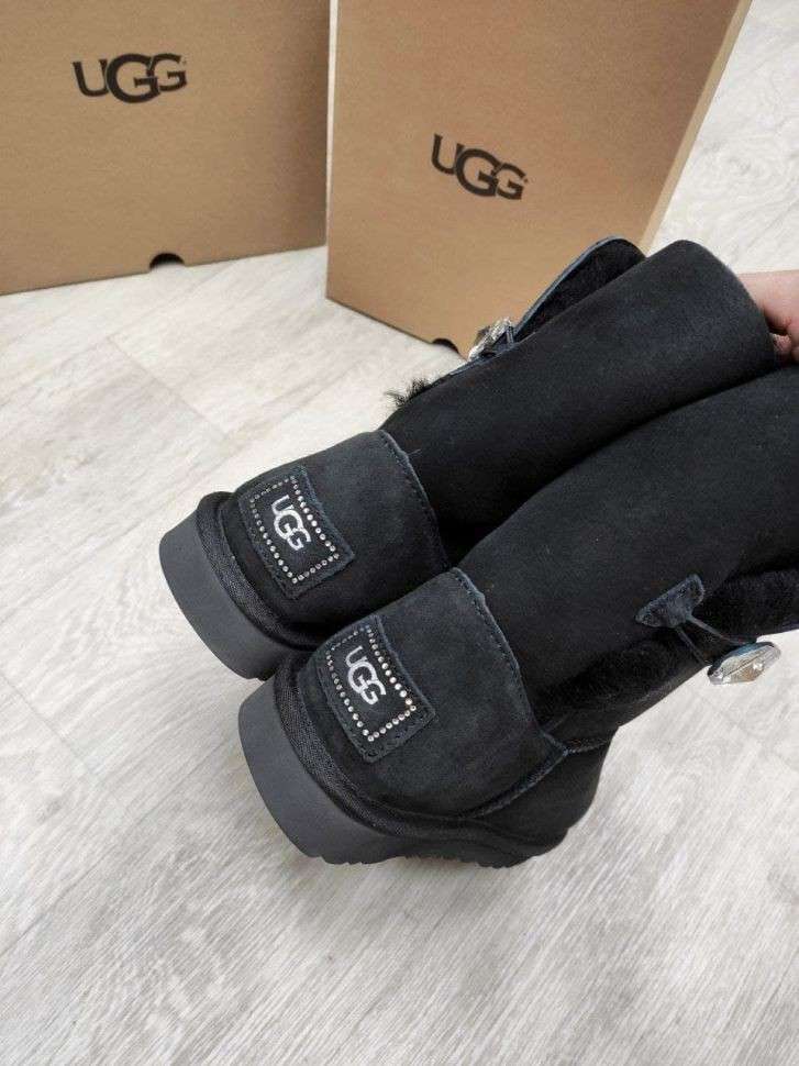 Жіночі UGG Середні Чорні Замшеві з Гудзиком Зваровскі Medium Black Suede Button Svarovsky — фото 5