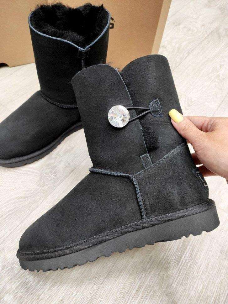 Жіночі UGG Середні Чорні Замшеві з Гудзиком Зваровскі Medium Black Suede Button Svarovsky — фото 10