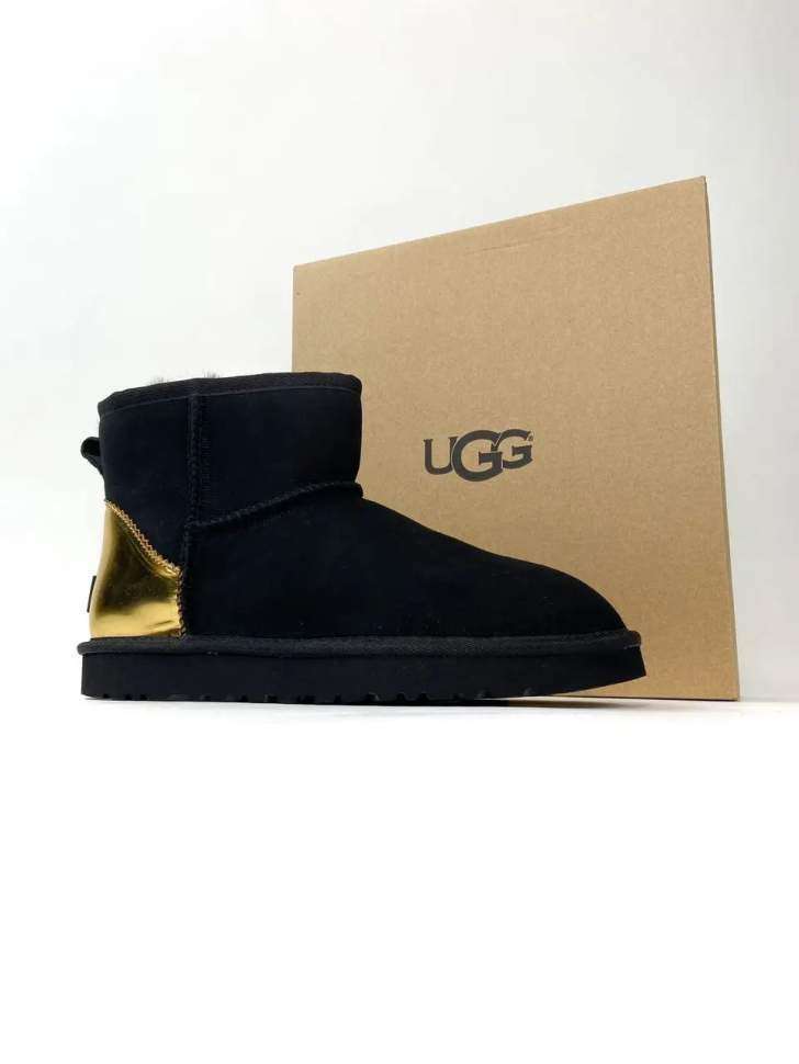 Жіночі UGG Міні Чорні Замша з Золототим Напиленням Mini Black Gold Metallic Suede — фото 4
