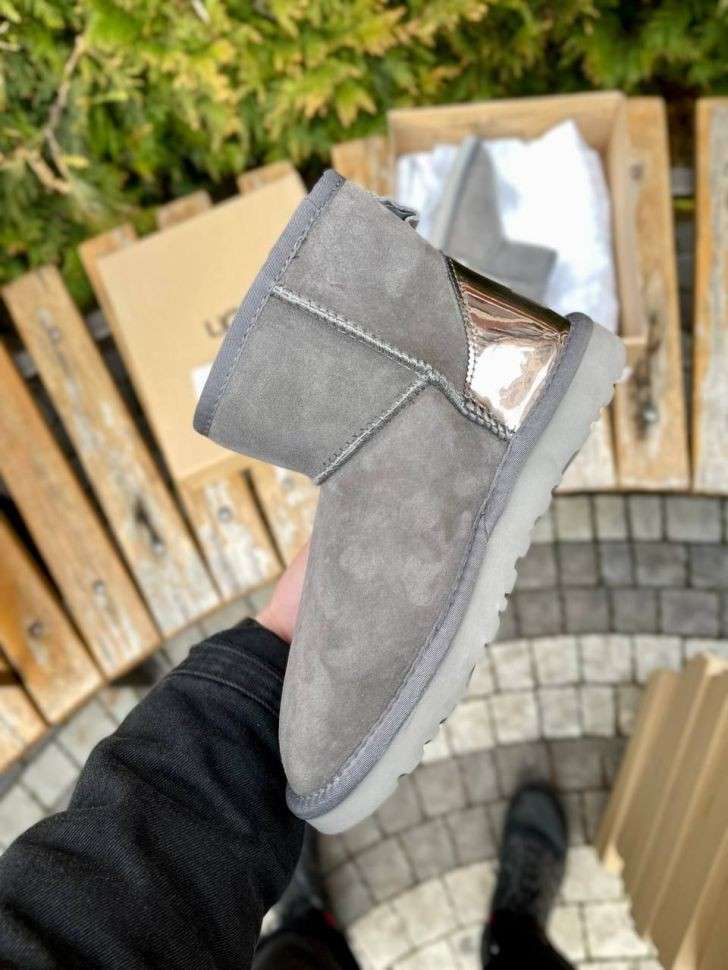 Жіночі UGG Міні Сірі Замша Металлік Classic Mini Grey Metallic — фото 10