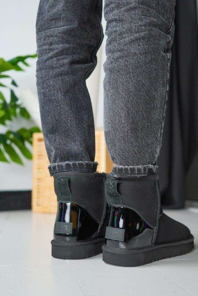Жіночі UGG Міні Чорні Замша Металлік Лак Пятка Classic Mini Black Metallic — фото 10
