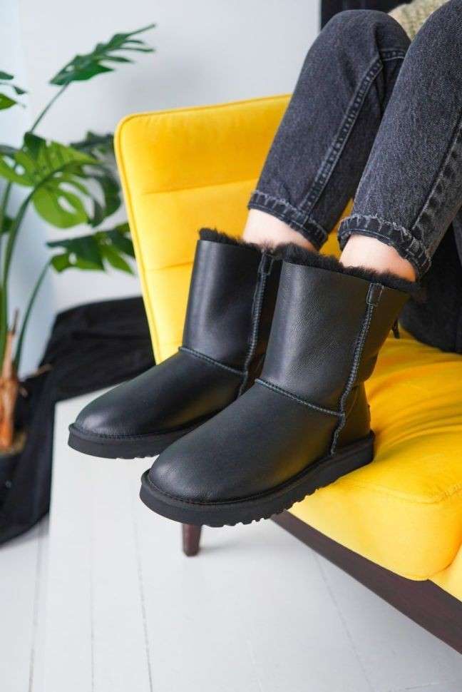 Жіночі UGG Шкіряні Чорні Середні з Змійкою Australia Black Leather Zipper — фото 10