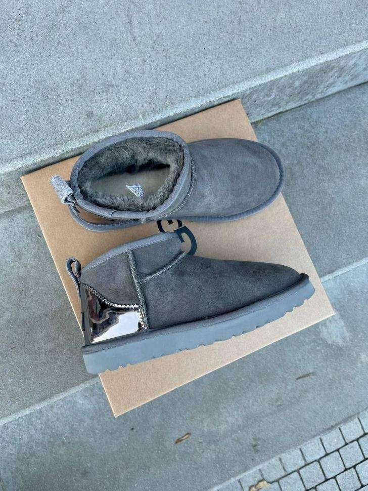 Жіночі UGG Ультра Міні Замш Сірі з Лак п'яткою Ultra Mini Grey Suede — фото 12
