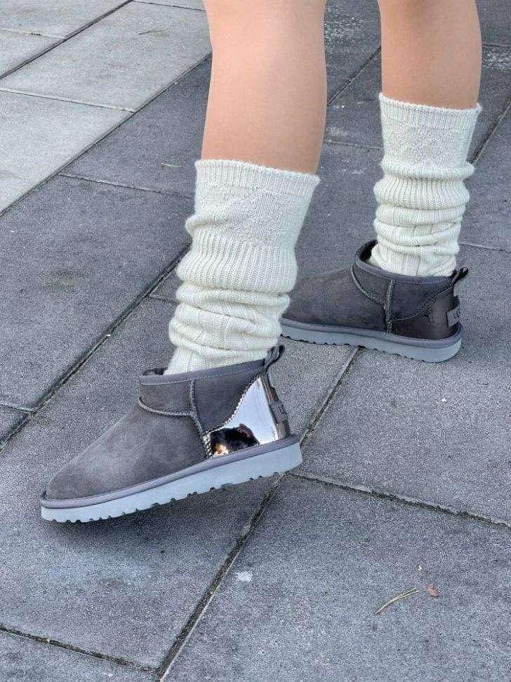 Жіночі UGG Ультра Міні Замш Сірі з Лак п'яткою Ultra Mini Grey Suede — фото 4