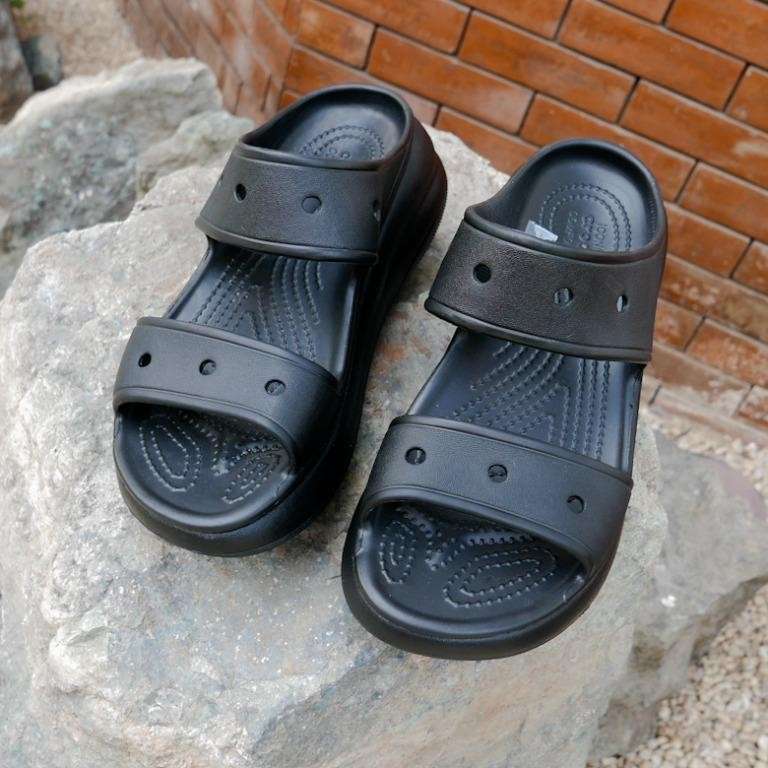 Жіночі шльопанці Crocs Classic Crush Sandal Black — фото 7