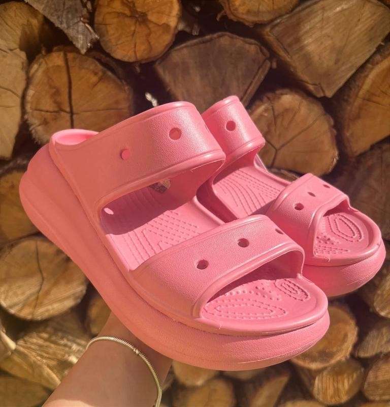 Жіночі шльопанці Crocs classic crush - heeled mules blossom — фото 2