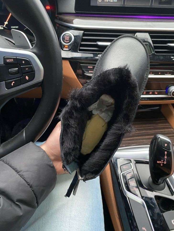 Жіночі UGG Міні Замша з Змійкою та Лак Пьятка Mini Australia Zip Black Suede — фото 14