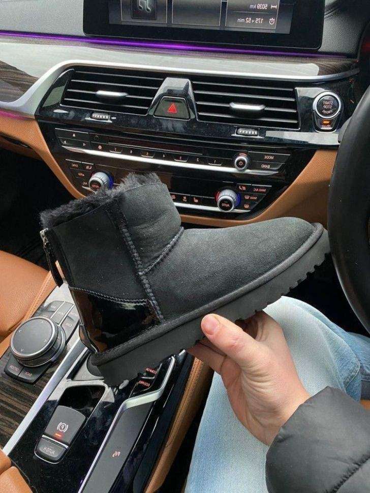 Жіночі UGG Міні Замша з Змійкою та Лак Пьятка Mini Australia Zip Black Suede — фото 9