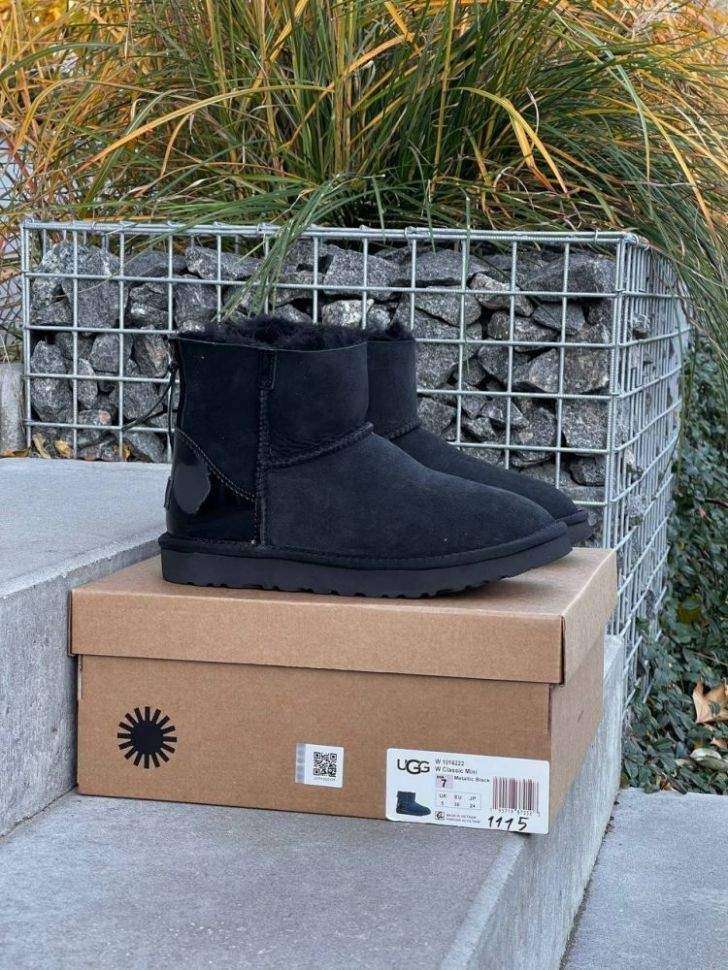 Жіночі UGG Міні Замша з Змійкою та Лак Пьятка Mini Australia Zip Black Suede — фото 10