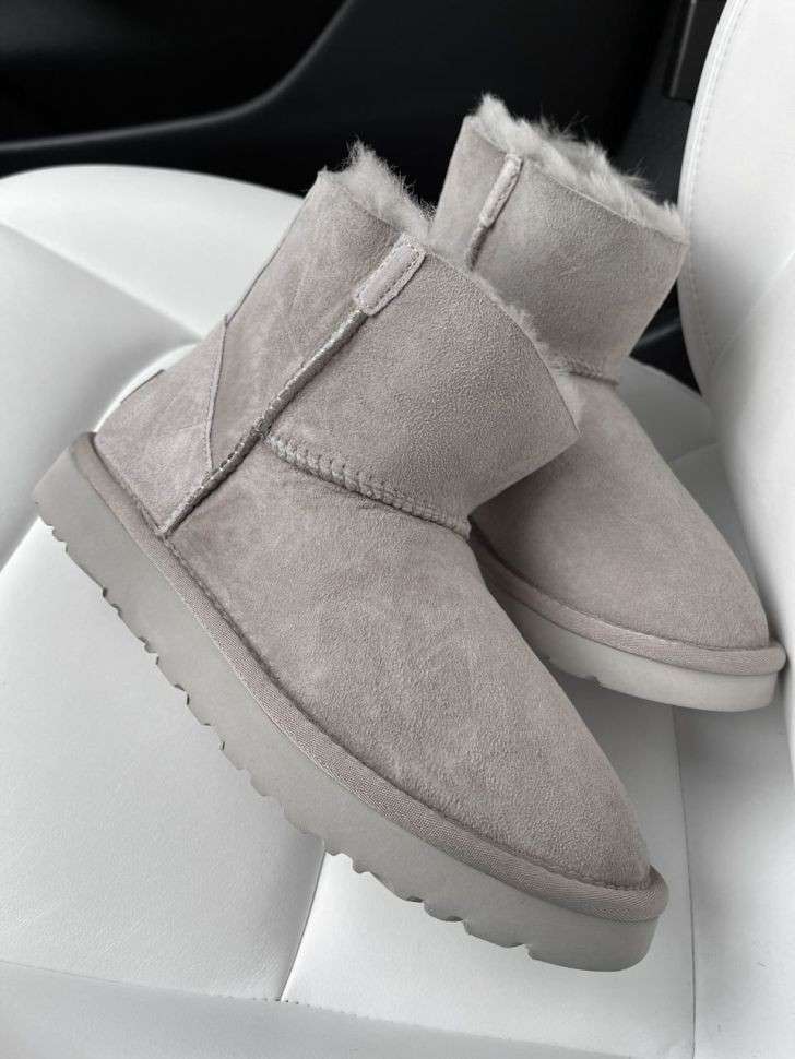 Жіночі UGG Міні Замш Світло Сірі Змійка та Лак Пьятка Mini Light Grey Suide Zipper — фото 9