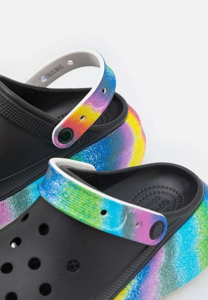 Crocs Classic Crush Spray Dye Clog — фото 6