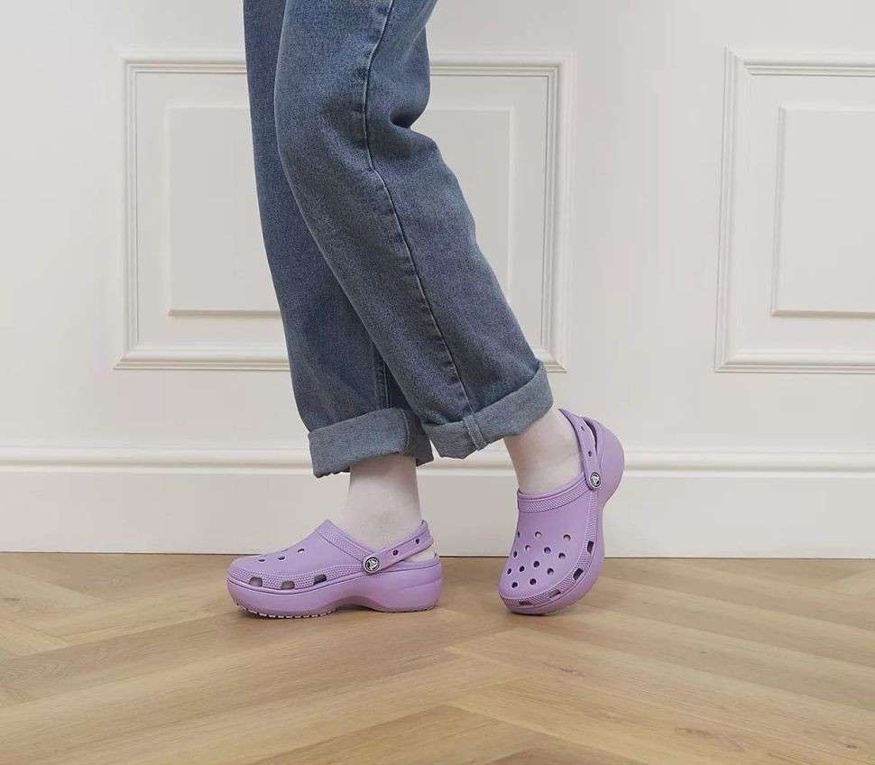 Жіночі Crocs Women's Classic Platform Clog Orchid — фото 13