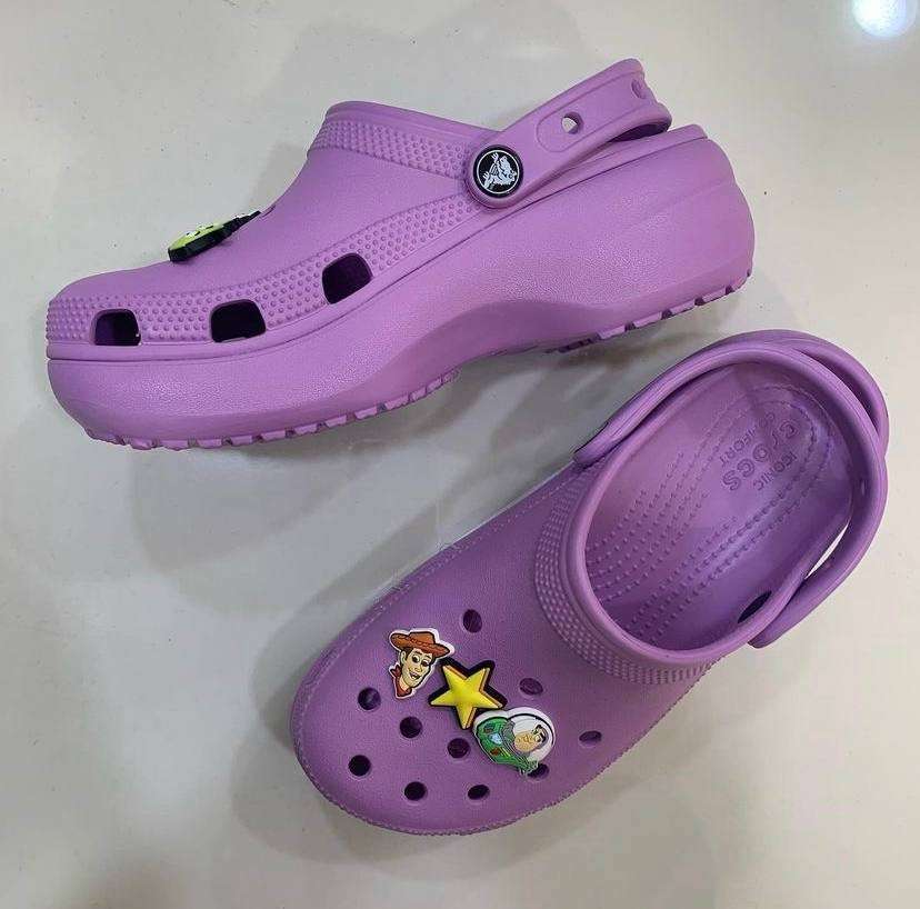 Жіночі Crocs Women's Classic Platform Clog Orchid — фото 9
