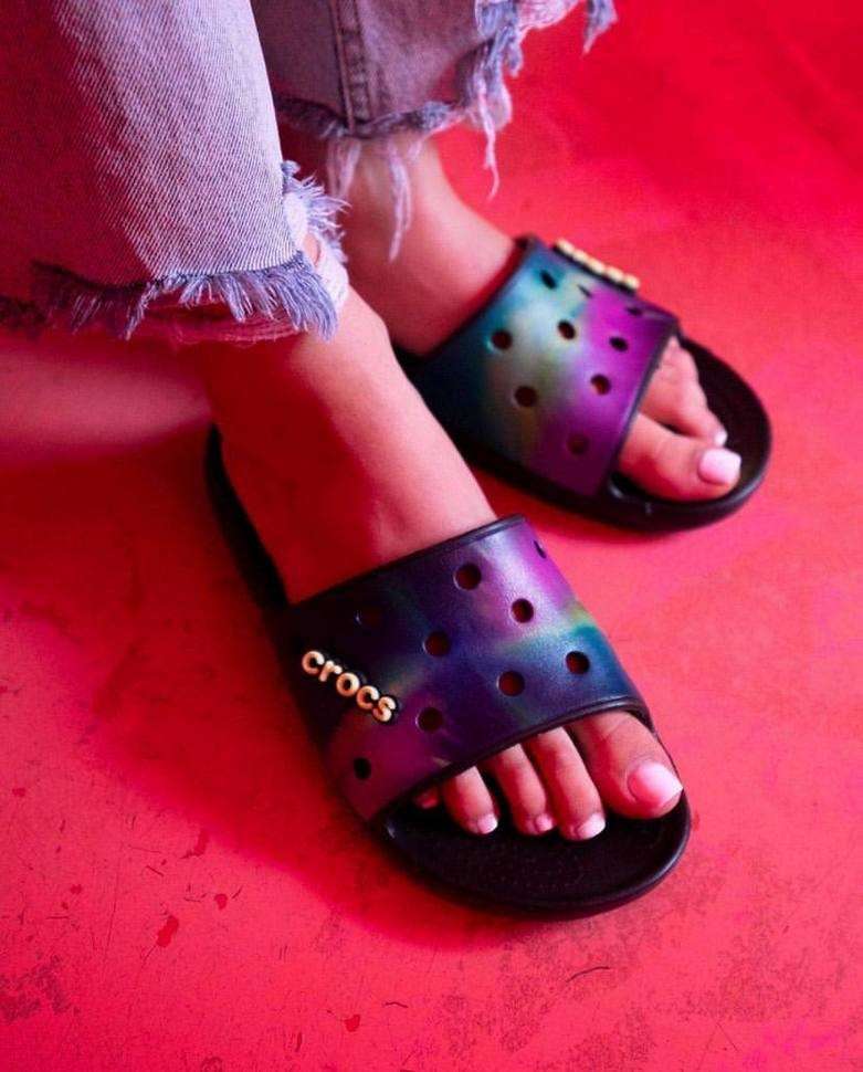 Чоловічі шльопанці Crocs Classic Slide Out of This World Multi / Black — фото 4