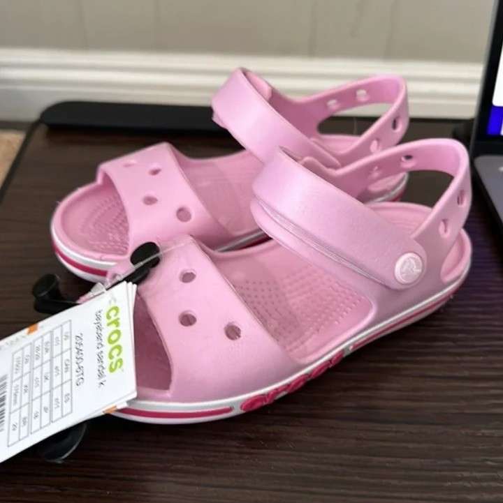 Дитячі сандалії для дівчинки Crocs Bayaband Sandal Ballerina Pink/Candy Pink — фото 2