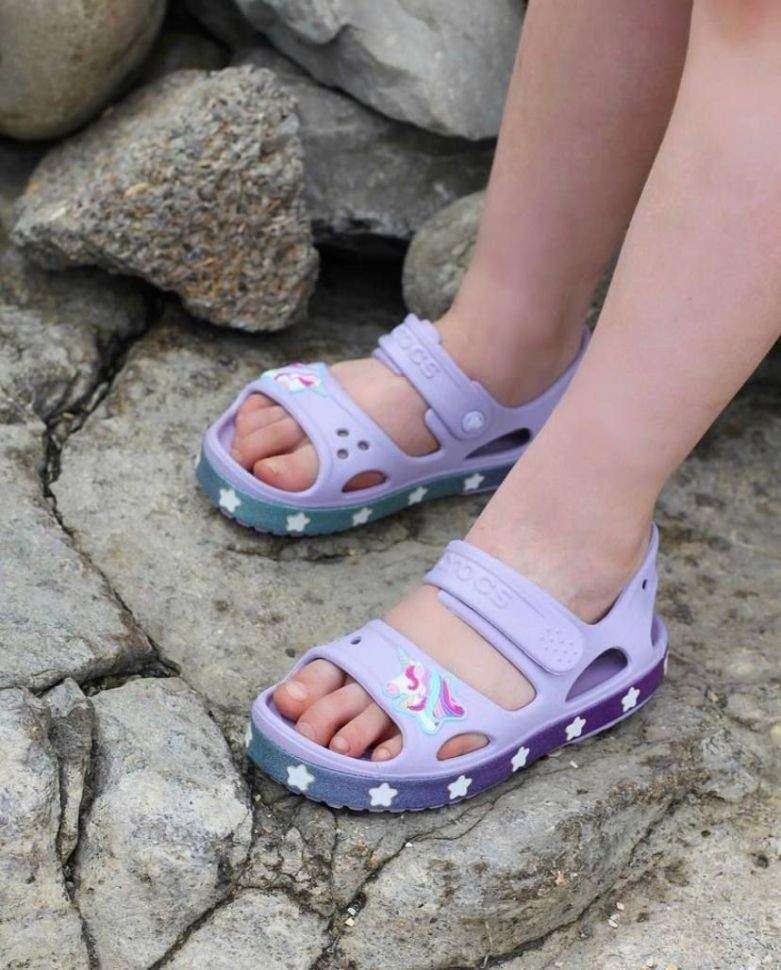 Дитячі сандалії для дівчинки Crocs Fun Lab Unicorn Charm Sandal Lavender — фото 5