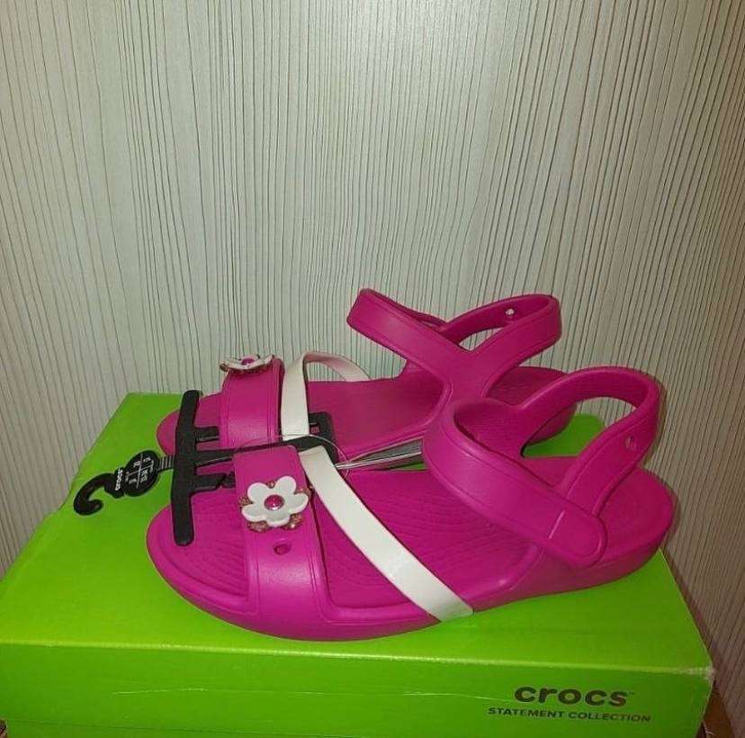 Дитячі сандалії для дівчинки Crocs Lina Sandals Candy Pink — фото 2
