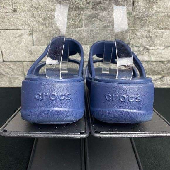 Жіночі шльопанці Crocs Monterey Diamante Slip-On Wedge Navy — фото 4