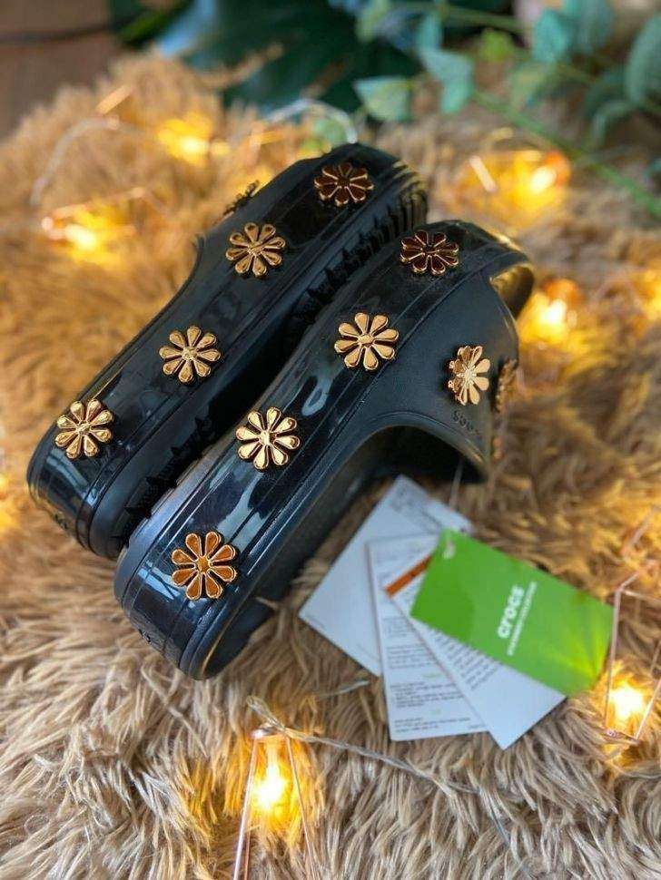 Жіночі шльопанці Crocs Women's Crocband Platform Metallic Blooms Slide Black — фото 2