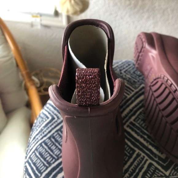 Жіночі гумові чоботи Crocs Women’s Freesail Chelsea Boot Metallic Burgundy — фото 13
