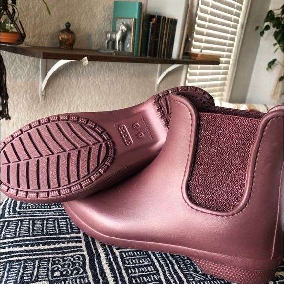 Жіночі гумові чоботи Crocs Women’s Freesail Chelsea Boot Metallic Burgundy — фото 14