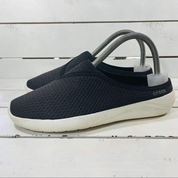 Дитячі Crocs-кросівки для дівчинки Crocs Women's LiteRide™ Mesh Mule Black White — фото 9